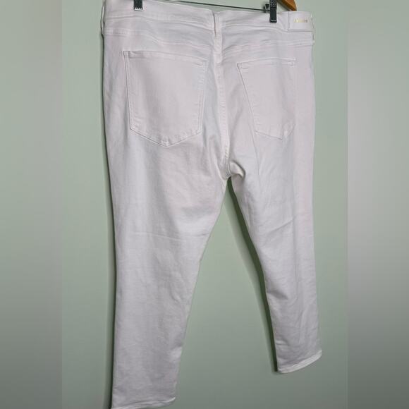 Express White Distressed Cropped Jeans Size 18S - Picture 4 of 9